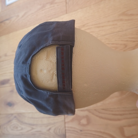 Tommy Bahama. 'Wing It' Hat. Adjustable Velcro Backed. - Picture 4 of 8